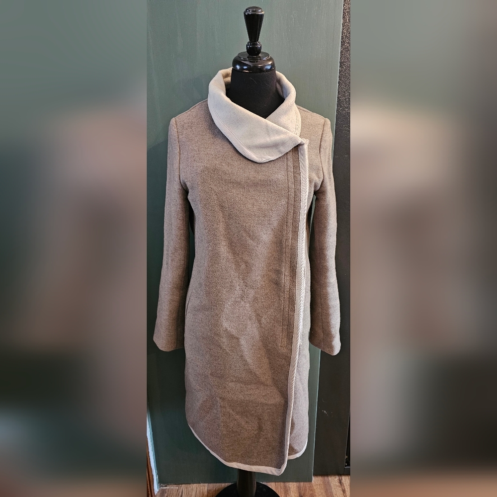 Babaton coat - Picture 1 of 9
